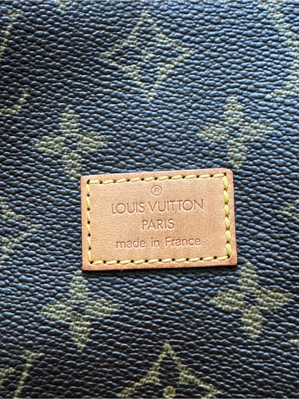 Authentic Louis Vuitton Saumur 30 Crossbody - Picture 15 of 16